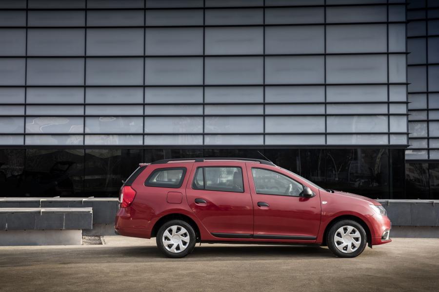  Dacia Logan MCV 2017 года  (UK) (фото 8 из 30)